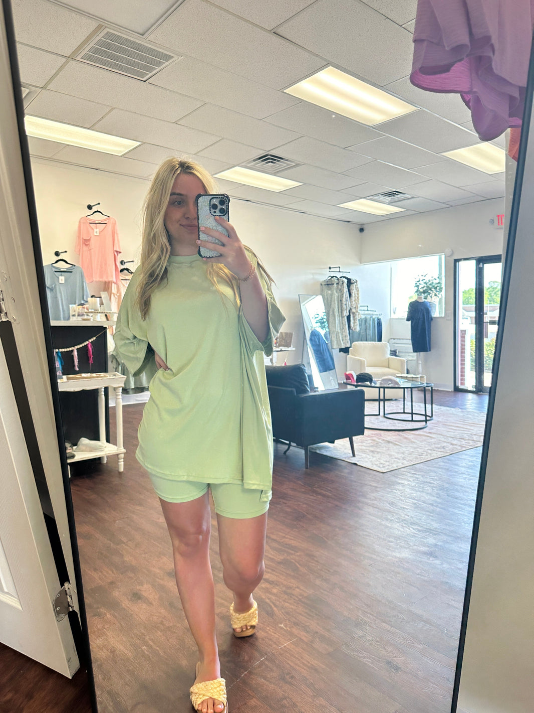 The pink door boutique